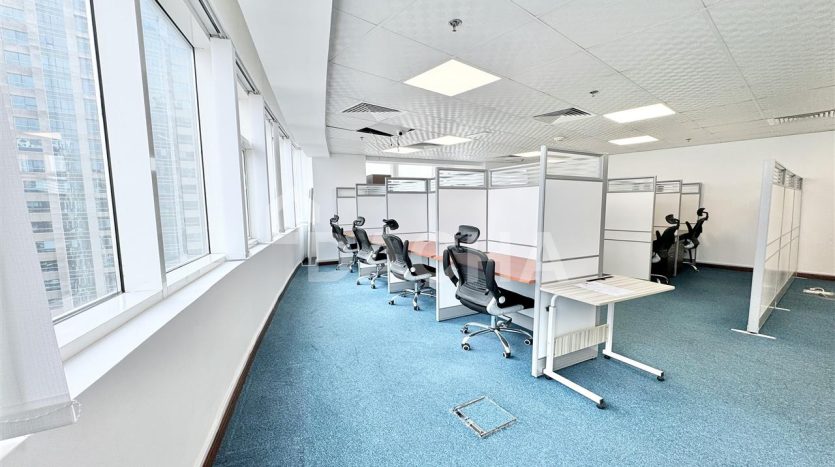 Office on Jumeirah Lake Towers, Dubai, 129.2 m2 / per year