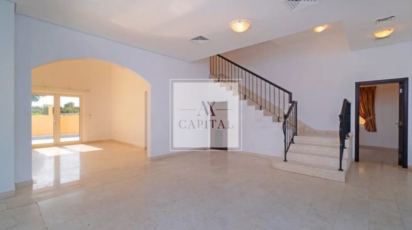 Villa on The Villa, Dubai, 5 bedrooms, 556.6 m2 / per year