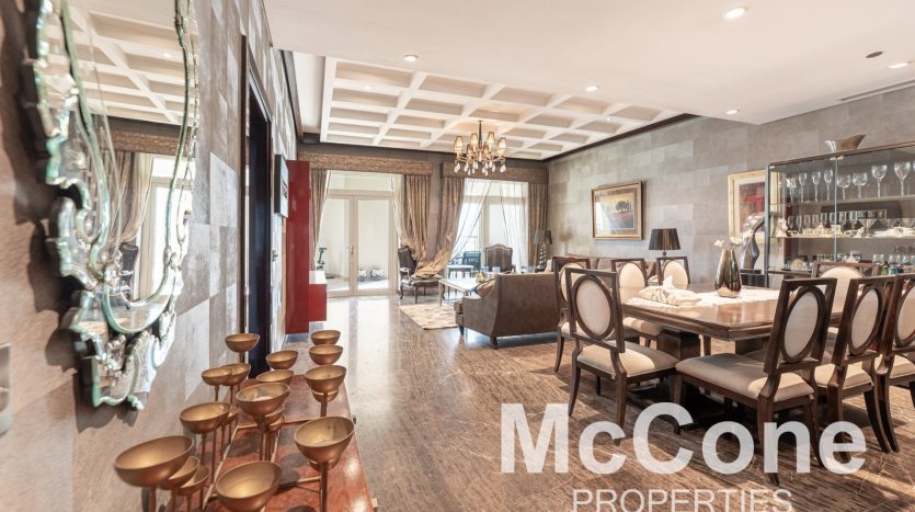 Apartment on Palm Jumeirah, Dubai, 2 bedrooms, 185.25 m2 / per year