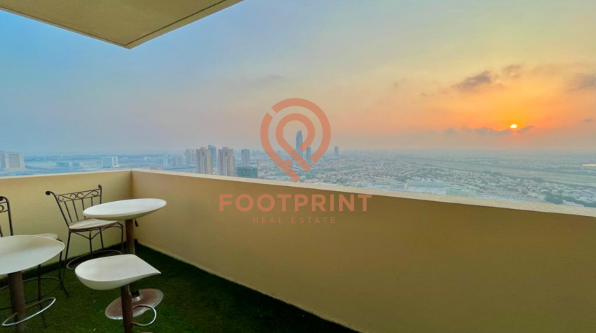 Apartment on Jumeirah Village Circle, Dubai, 2 bedrooms, 126.9 m2 / per year