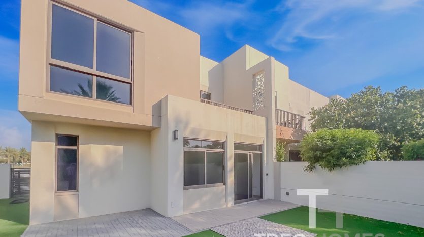 Townhouse on Town Square, Dubai, 4 bedrooms, 282 m2 / per year