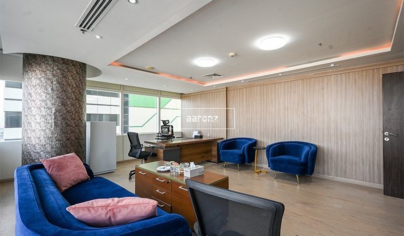Офис в Sheikh Zayed Road, Дубай, 244.6 м2 / в год