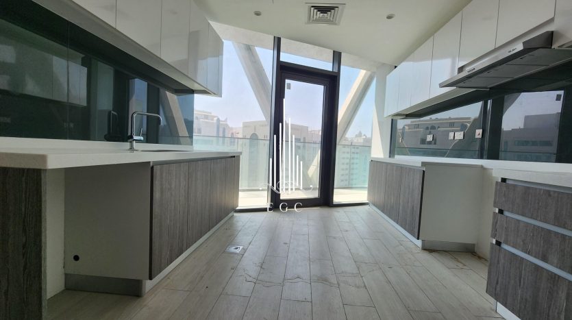 Apartment on Tourist Club Area, Abu-Dhabi, 2 bedrooms, 111.5 m2 / per year