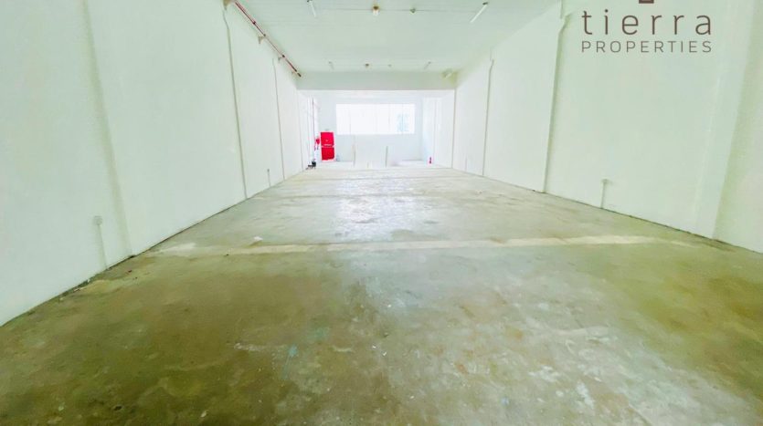 Warehouse on Al Quoz, Dubai, 529.5 m2 / per year