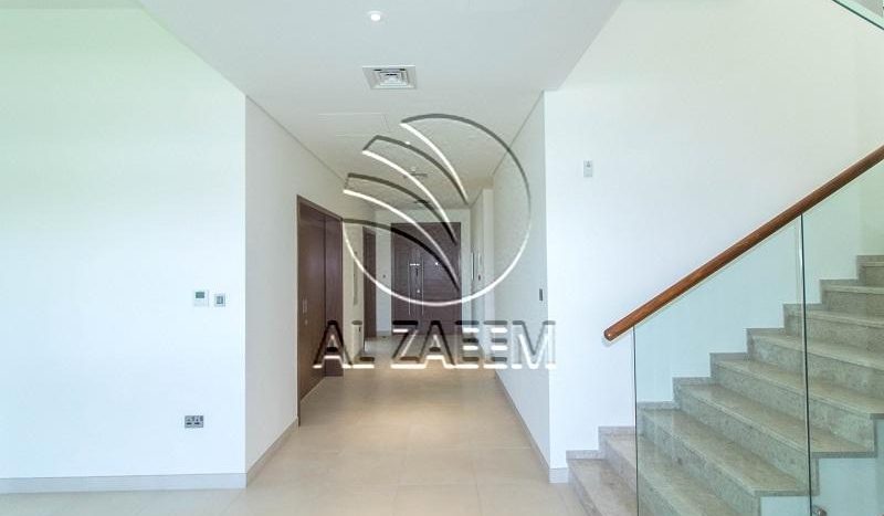 Villa on Yas Island, Abu-Dhabi, 5 bedrooms, 691 m2 / per year