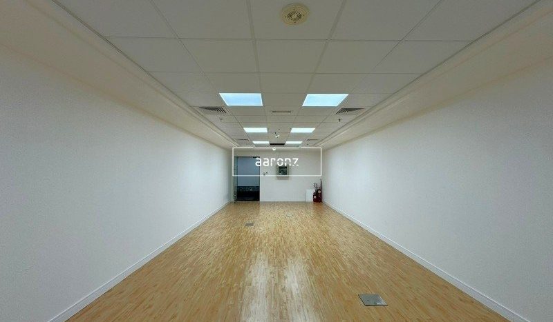 Офис в Бизнес-Бэй, Дубай, 94.6 м2 / в год