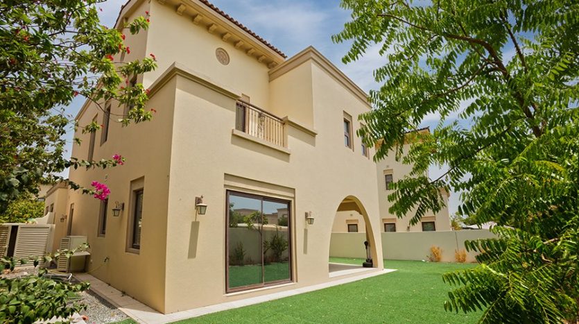 Villa on Arabian Ranches 2, Dubai, 4 bedrooms, 333 m2 / per year