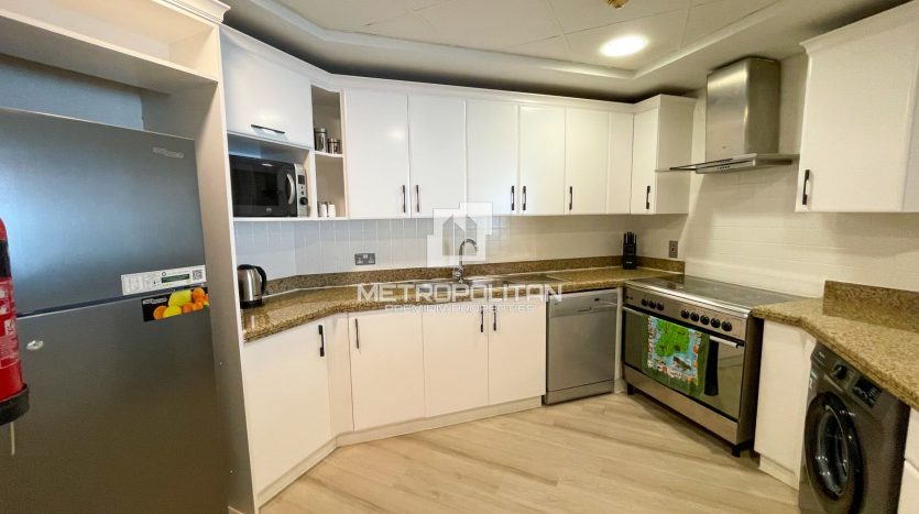 Apartment on Palm Jumeirah, Dubai, 2 bedrooms, 144 m2 / per year