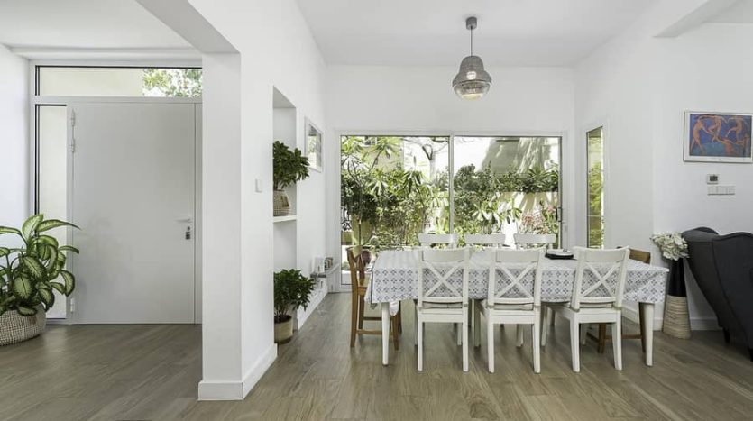 Townhouse on The Springs, Dubai, 3 bedrooms, 245 m2 / per year