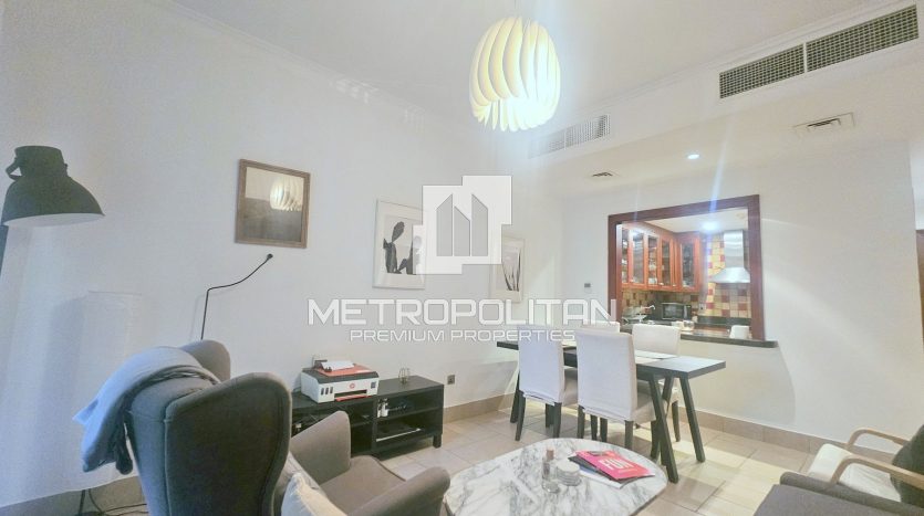 Apartment on Old Town, Dubai, 1 bedroom, 68 m2 / per year