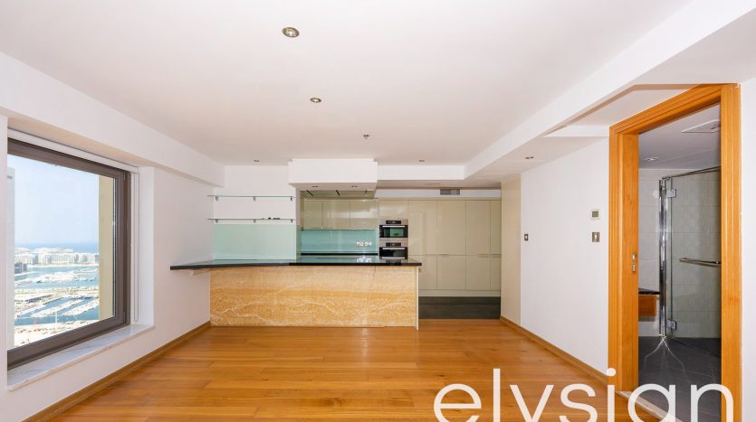Apartment on Jumeirah Beach Residence, Dubai, 2 bedrooms, 202 m2 / per year