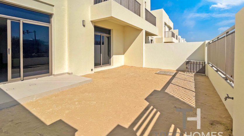 Townhouse on Town Square, Dubai, 3 bedrooms, 215 m2 / per year