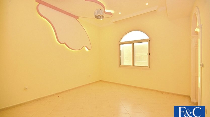 Villa on Al Barsha, Dubai, 7 bedrooms, 1393.5 m2 / per year