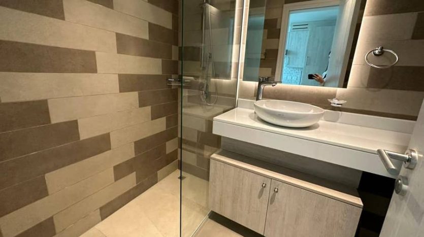 Apartment on Palm Jumeirah, Dubai, 46 m2 / per year