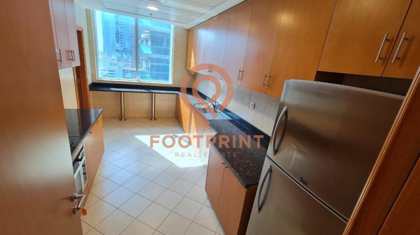 Apartment on Business Bay, Dubai, 2 bedrooms, 153.3 m2 / per year