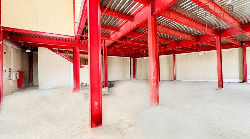 Warehouse on Al Khawanizh, Dubai, 659.6 m2 / per year