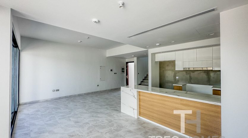 Таунхаус в Dubai Land, 4 спальни, 273 м2 / в год