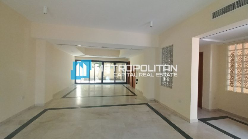 Villa on Al Salam Street, Abu-Dhabi, 4 bedrooms, 288 m2 / per year