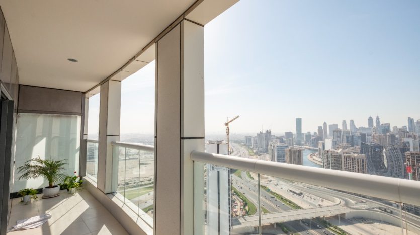 Apartment on Business Bay, Dubai, 1 bedroom, 91.04 m2 / per month