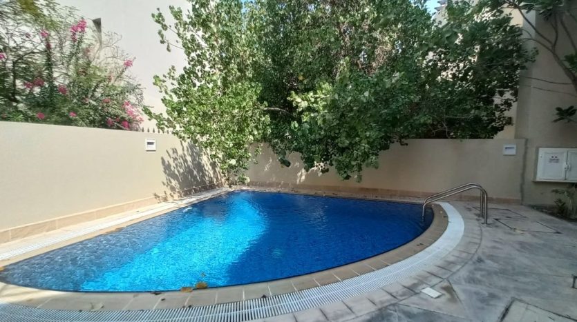 Коммерческая недвижимость в Халифа-Сити, Абу-Даби, 6 спален, 279 м2 / в год