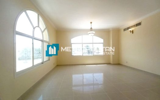Villa on Between Two Bridges, Abu-Dhabi, 7 bedrooms, 999.9 m2 / per year