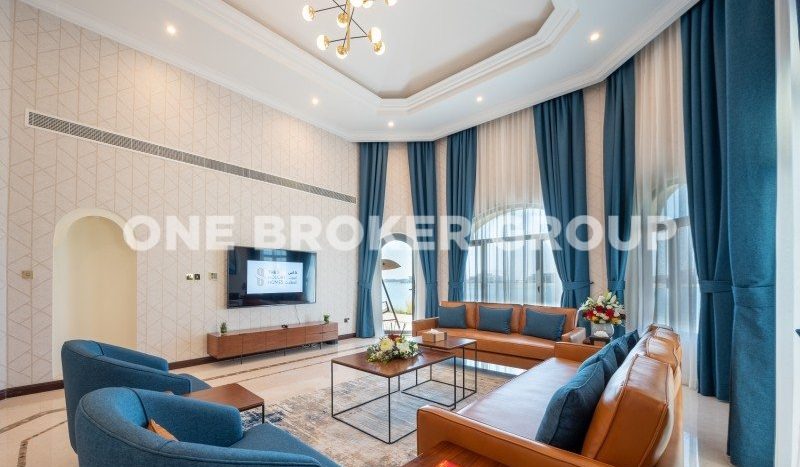 Villa on Palm Jumeirah, Dubai, 4 bedrooms, 657 m2 / per year