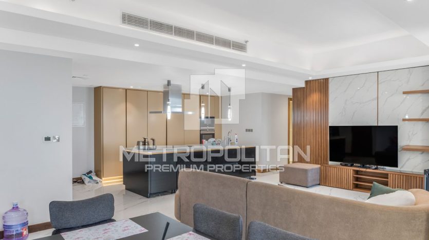 Apartment on Jumeirah Beach Residence, Dubai, 3 bedrooms, 168 m2 / per year