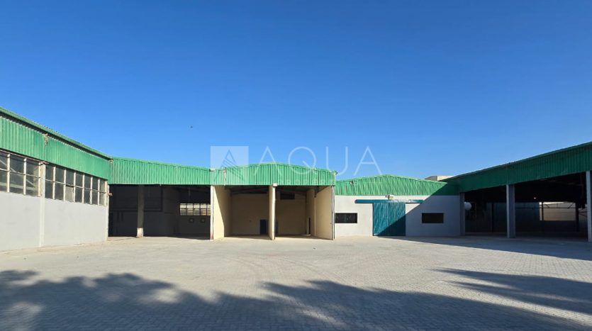 Warehouse on Jabal Ali, Dubai, 4915.6 m2 / per year