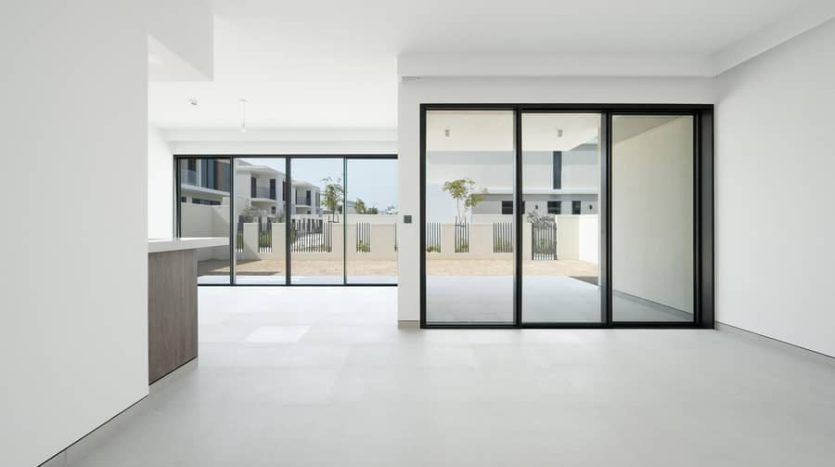 Villa on Tilal Al Ghaf, Dubai, 5 bedrooms, 502 m2 / per year