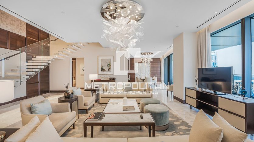 Apartment on Downtown Burj Dubai, 3 bedrooms, 448 m2 / per year