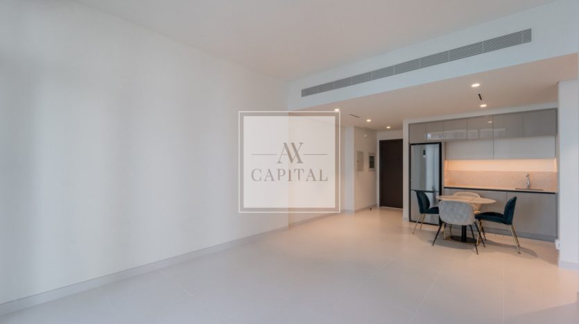 Apartment on Dubai Harbour, Dubai, 1 bedroom, 76.8 m2 / per year