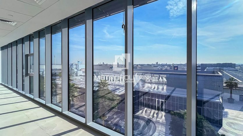 Office on Umm Ramul, Dubai, 399.5 m2 / per year