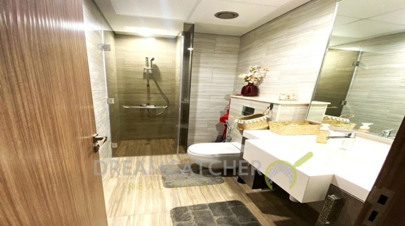 Квартира в Джумейра Лейк Тауэрс, Дубай, 2 спальни, 124.21 м2 / в год