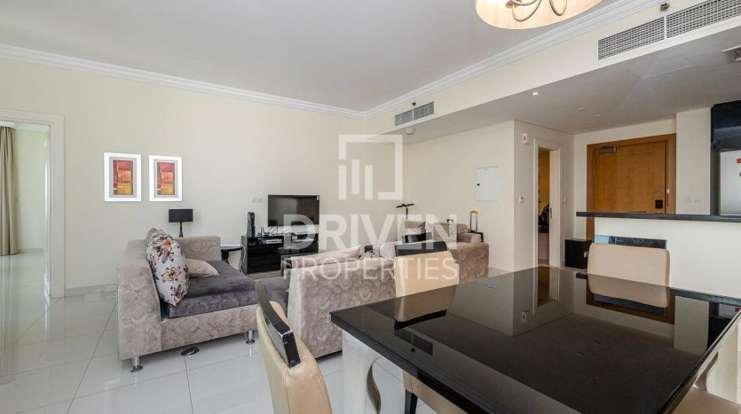 Apartment on Business Bay, Dubai, 1 bedroom, 94 m2 / per year
