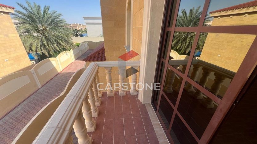 Villa on Shakhbout City, Abu-Dhabi, 5 bedrooms, 418 m2 / per year