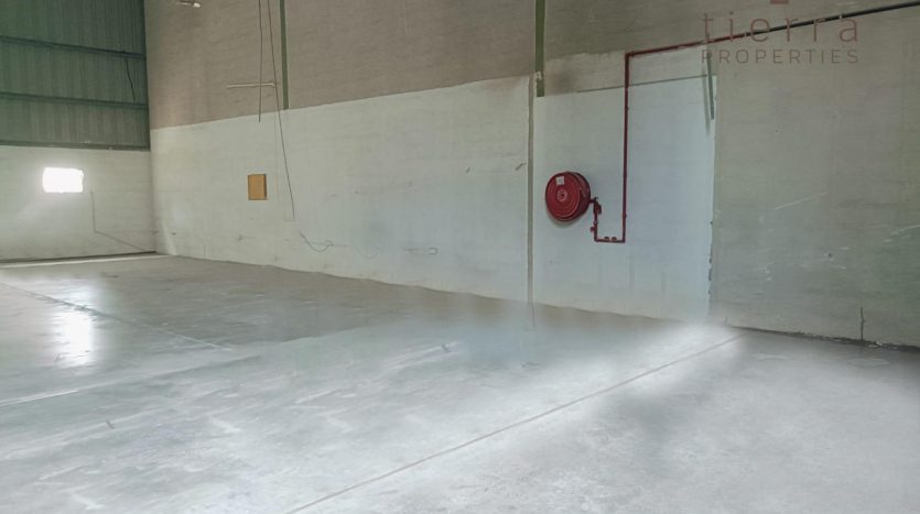 Warehouse on Al Quoz, Dubai, 260.1 m2 / per year