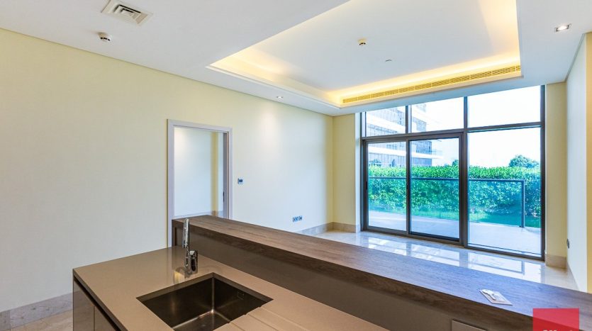 Apartment on Palm Jumeirah, Dubai, 1 bedroom, 80.8 m2 / per year