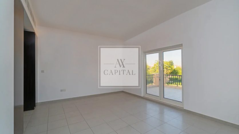 Villa on The Villa, Dubai, 5 bedrooms, 556.6 m2 / per year