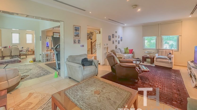 Вилла в Jumeirah Park, Дубай, 3 спальни, 285 м2 / в год