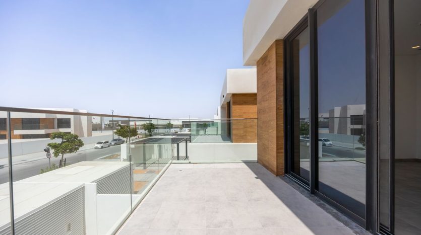 Commercial property on Saadiyat Island, Abu-Dhabi, 4 bedrooms, 539 m2 / per year