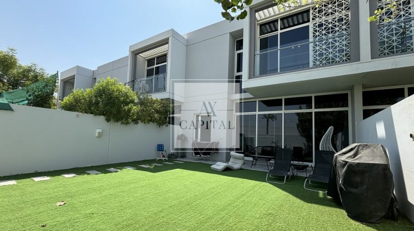 Townhouse on Moudon, Dubai, 3 bedrooms, 222.2 m2 / per year