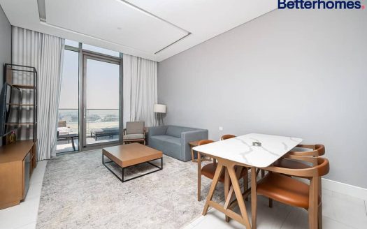 Apartment on Business Bay, Dubai, 1 bedroom, 112 m2 / per year