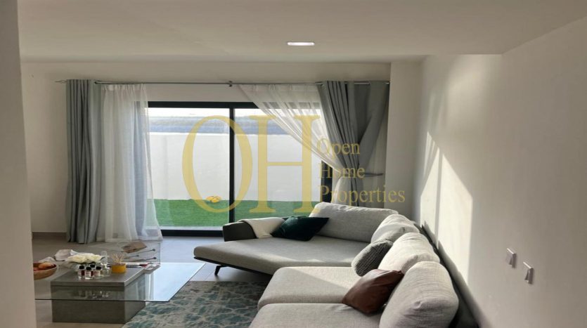 Townhouse on Al Ghadeer, Abu-Dhabi, 3 bedrooms, 199.5 m2 / per year