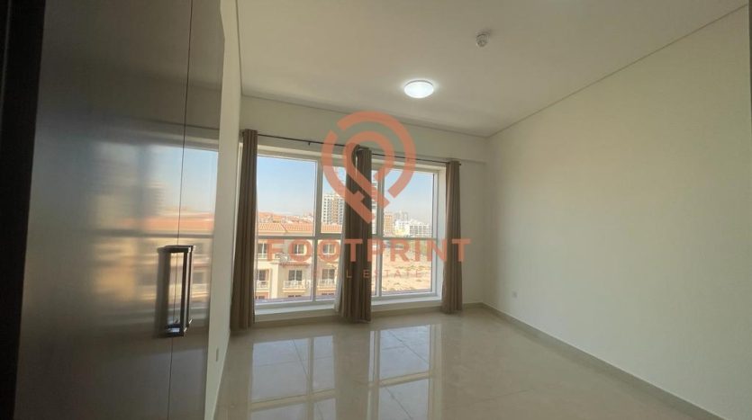 Apartment on Jumeirah Village Circle, Dubai, 3 bedrooms, 232.3 m2 / per year