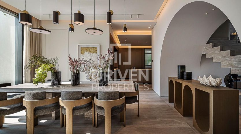 Вилла в Jumeirah Islands, Дубай, 4 спальни, 542 м2 / в год