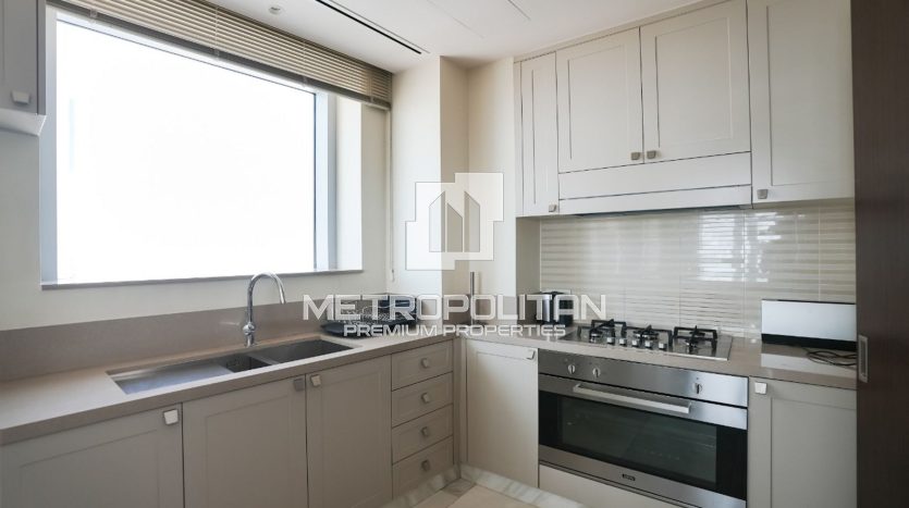 Apartment on Downtown Burj Dubai, 3 bedrooms, 185 m2 / per year