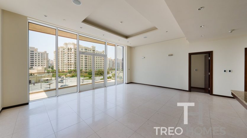 Apartment on Palm Jumeirah, Dubai, 2 bedrooms, 156 m2 / per year
