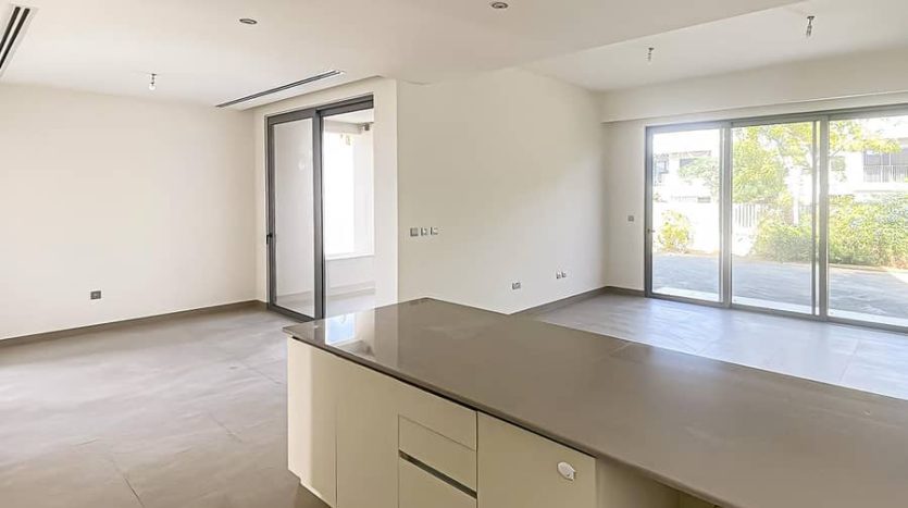 Villa on Dubai Hills Estate, 3 bedrooms, 381 m2 / per year