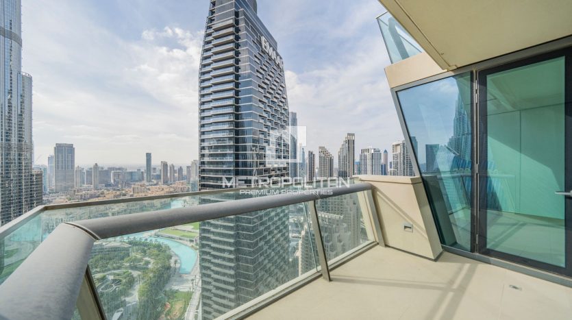 Apartment on Downtown Burj Dubai, 3 bedrooms, 196 m2 / per year