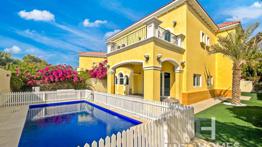 Вилла в Jumeirah Park, Дубай, 3 спальни, 328 м2 / в год